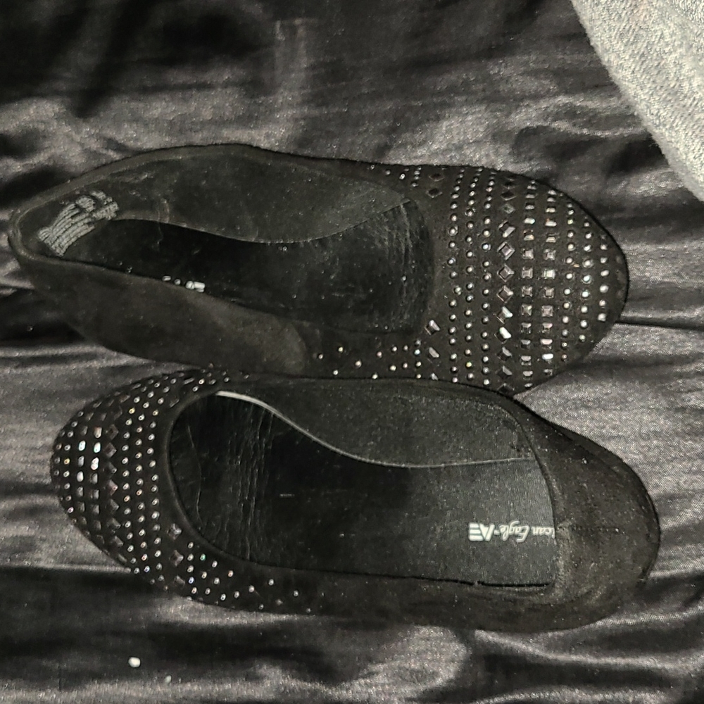 Black dress shoes